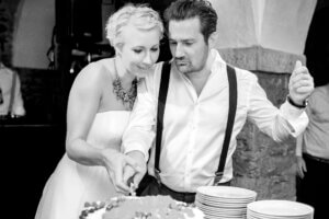 Beautiful Wedding in Austria - Wedding Party Photo - Wedding Cake - Image of A&E - Hochzeitsfotografie