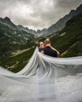 Destination Wedding Photoshoot I Vivien & Csaba (Impressive Mountain Environment)
